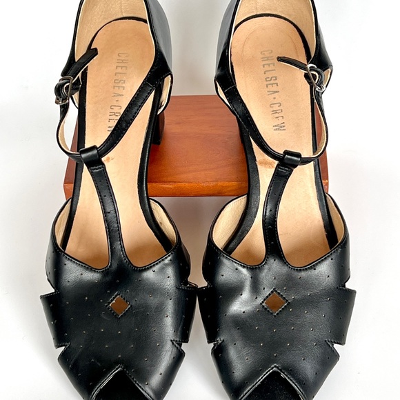 Black leather, chunky heel, peep toe T-strap pump. Pin-up 50’s style dance heel - Picture 8 of 16
